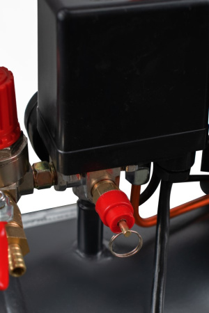 Компрессор безмасляный Verton Air AC-24/260 (230/50 В/Гц, б/масл. 260л/мин, V 24 л, макс. дав.8 бар, мощн. 1,1кВт, част. вращ. двиг. 2850 об/мин,рапид/быстросъем, асинх. однофаз.)