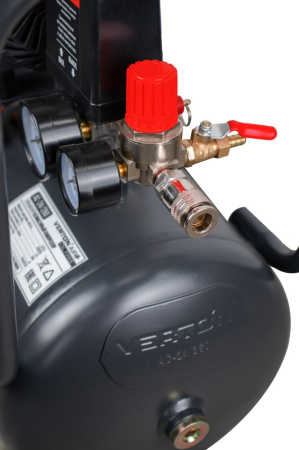 Компрессор безмасляный Verton Air AC-24/260 (230/50 В/Гц, б/масл. 260л/мин, V 24 л, макс. дав.8 бар, мощн. 1,1кВт, част. вращ. двиг. 2850 об/мин,рапид/быстросъем, асинх. однофаз.)