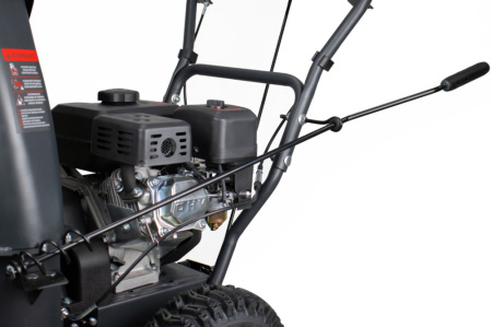 Снегоуборочная машина бенз.Verton Ice SB-656 (4,8кВт/6,5л.с,V 196см3,шир/выс56/49см, кол-во передач:6 вперед/2 назад, диам шнека 30см, колеса 13', рычаг упр желобом отдельный, воронка в компл)