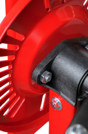 Бетоносмеситель VERTON MIX СМ-140 (мощн.600 Вт, 230V, вен.чугун,V бака 140л ,V гот. смеси 90л, ø бака 500 мм, высота бака 610 мм, толщина 1,1/1,6 мм, руч. фиксация, колесо ø20,5 см резина, лопасти литые)
