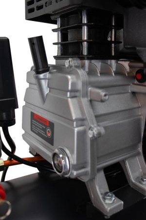 Компрессор коаксиальный VertonAir AC-50/300K (230/50 В/Гц,масл.коакс. произв. 300л/мин, V 50л, макс. дав.8 бар, мощн. 1,8 кВт, част. вращ. двиг. 2850 об/мин,рапид, асинх. однофаз.)