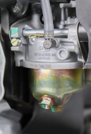 Снегоуборочная машина бенз.Verton Ice SB-761M (5,0кВт/7л.с,V 212 см3, безвозд. низкопроф. колеса 13x4.10-9,5, шир/выс61/54см,,кол-во передач:6 вперед/2 назад, диам шнека 30см')
