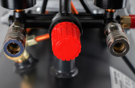 Компрессор коаксиальный VertonAir AC-50/300K (230/50 В/Гц,масл.коакс. произв. 300л/мин, V 50л, макс. дав.8 бар, мощн. 1,8 кВт, част. вращ. двиг. 2850 об/мин,рапид, асинх. однофаз.)