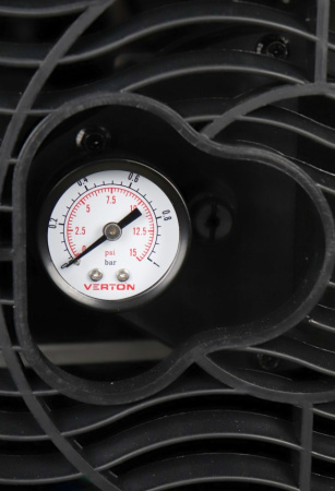 Дизельная тепловая пушка Verton Air DH-36DМ (Непрям.нагрев,36кВт,750м3/ч.,2.4кг/ч,бак 51л.,D выхл.трубы 110мм.,цифр.дисплей,манометр,защита от перегрева,колеса,дизель/керосин)