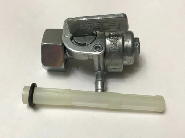 Кран топливный с накидной гайкой 3/8