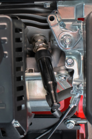 Мотоблок бенз. VERTON GT800W-3 (макс.мощн. 7л.с.чугунный редуктор,V раб. 212см3,передач. 3/1,регулятор руля все стороны,колеса Extreme 19*7,00-8,тип. запуска ручн., кол-во фрез-24, вал фрез-S23, прив. доп. оборуд.-ремен., сцепление-ремен. передача)