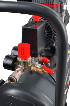 Компрессор безмасляный Verton Air AC-24/260 (230/50 В/Гц, б/масл. 260л/мин, V 24 л, макс. дав.8 бар, мощн. 1,1кВт, част. вращ. двиг. 2850 об/мин,рапид/быстросъем, асинх. однофаз.)