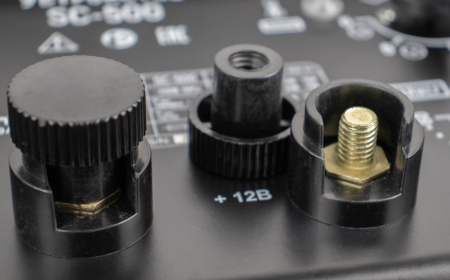 Пуско-зарядное устройство VERTON Energy SC-500 (напр.сети 230/50 В/Гц,напр. АКБ 12/24В,емкость зар. АКБ (мин/макс)20-800 Ач,ток зар/зап. 75A/500А,WET,12В потр.мощн.3,0/6,0кВт,6 реж. зар,IP20)