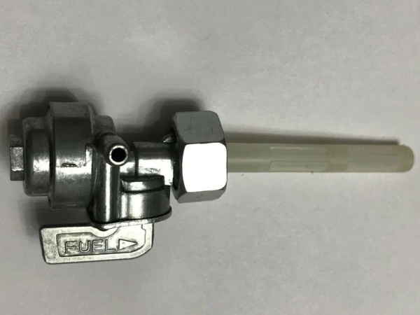 Кран топливный с накидной гайкой 3/8