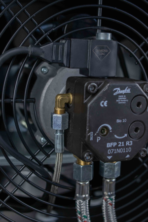 Дизельная тепловая пушка Verton Air DH-90 (90кВт,1368м3/ч.,5,8л/ч,прям.нагрев,дисплей,манометр,дизель/керосин 107х57х66см, d 34см)